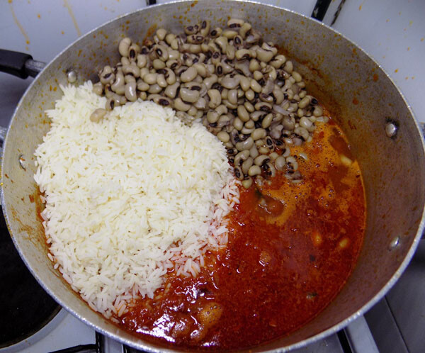 How to cook Nigerian Jollof Rice and Beans - Nigerianfoodiehub